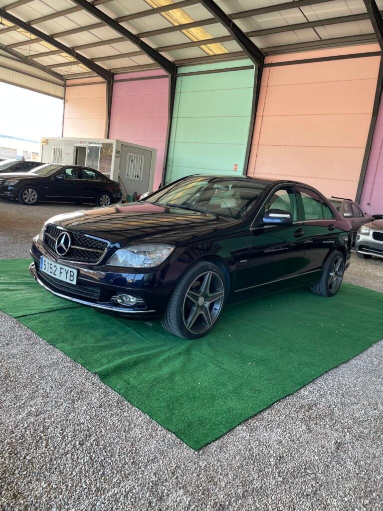 MERCEDES-BENZ CLASE C220D