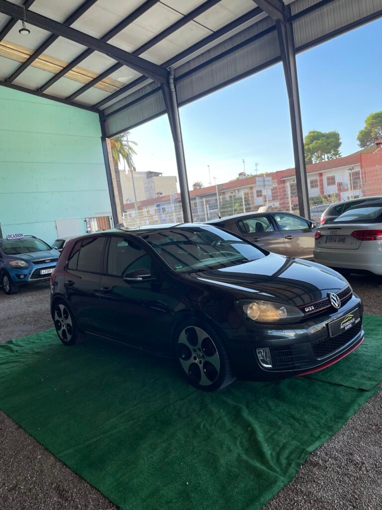 VOLKSWAGEN GOLF GTI 2010