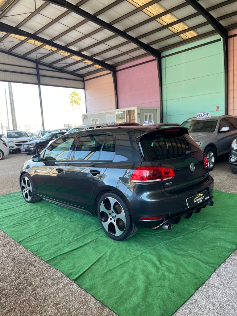 VOLKSWAGEN GOLF GTI 2010