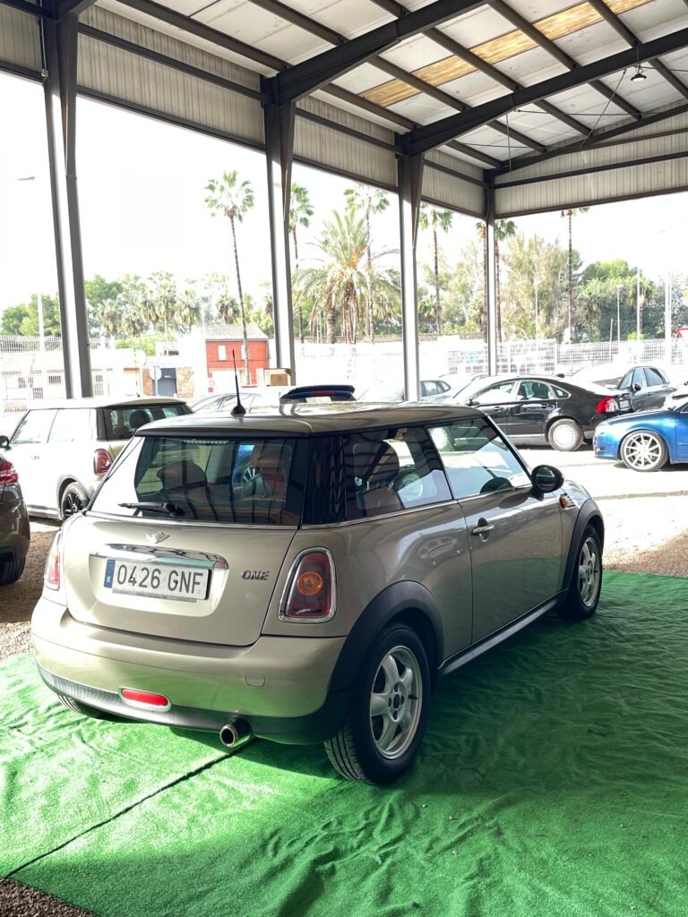 MINI ONE 2009