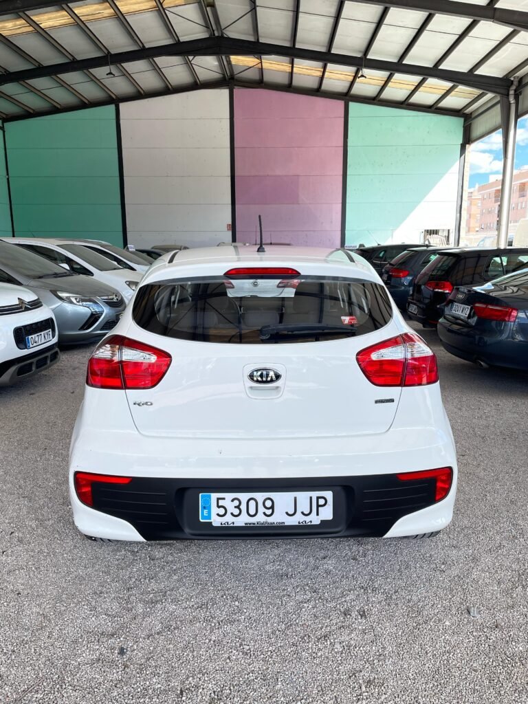 KIA RIO 2015