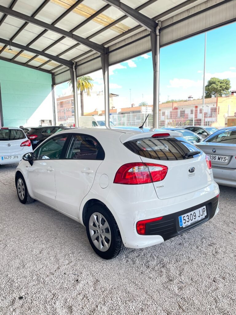 KIA RIO 2015