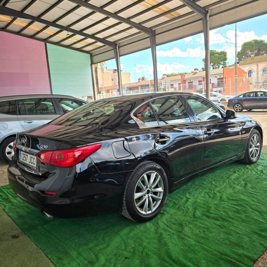 INFINITI Q50 2015