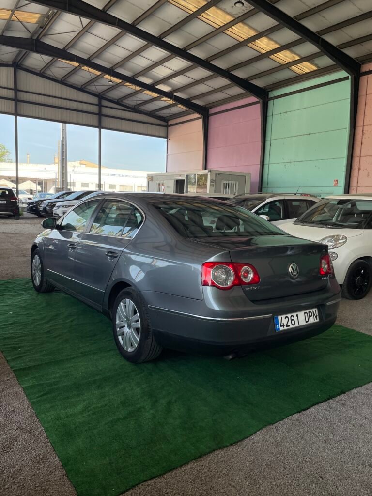 VOLKSWAGEN PASSAT 2005