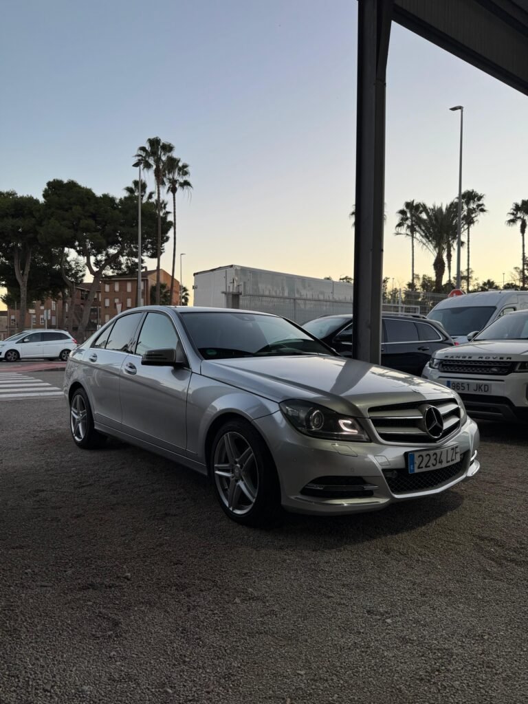 MERCEDES-BENZ CLASE C200 2013