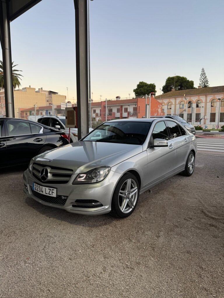 MERCEDES-BENZ CLASE C200 2013