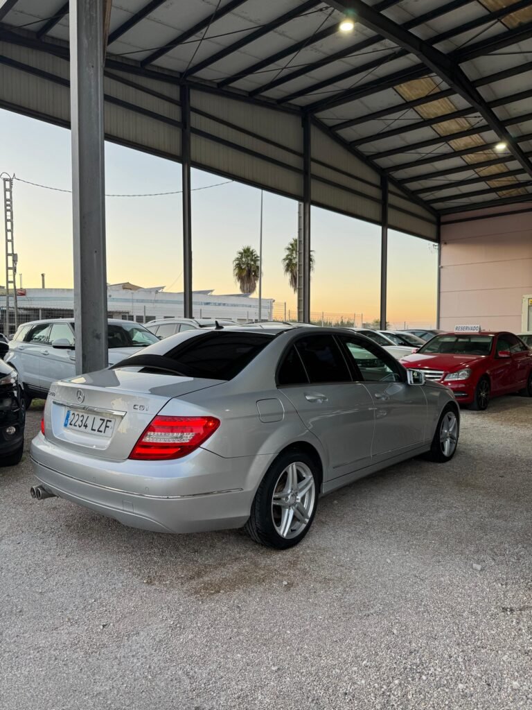MERCEDES-BENZ CLASE C200 2013