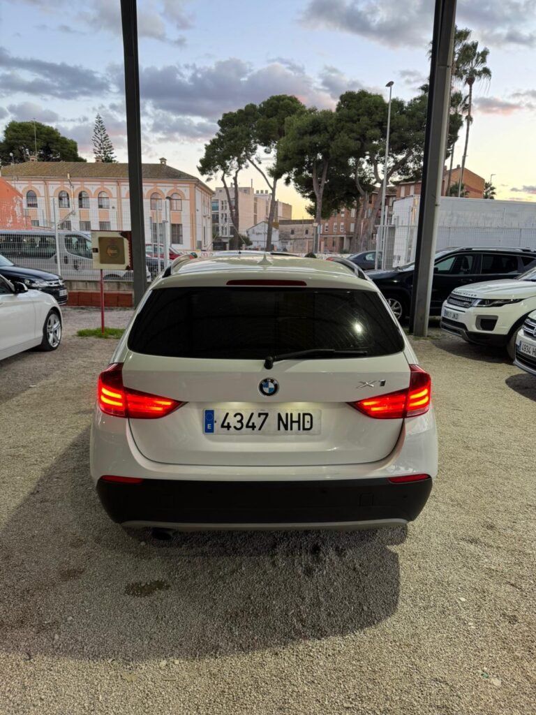 BMW X1 S-DRIVE18 2012