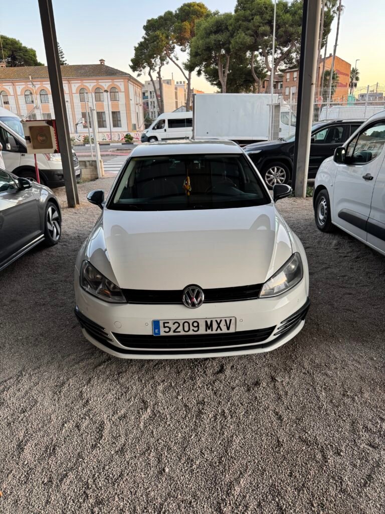 VOLKSWAGEN GOLF LOUNG 2016