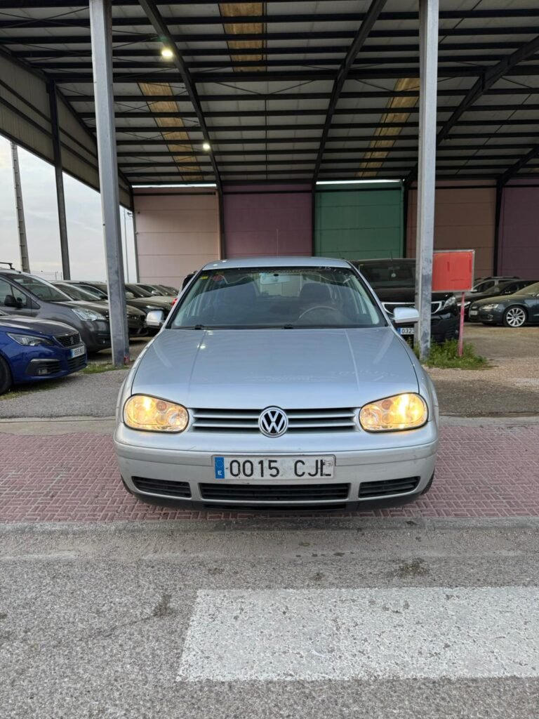 VOLKSWAGEN GOLF 2003