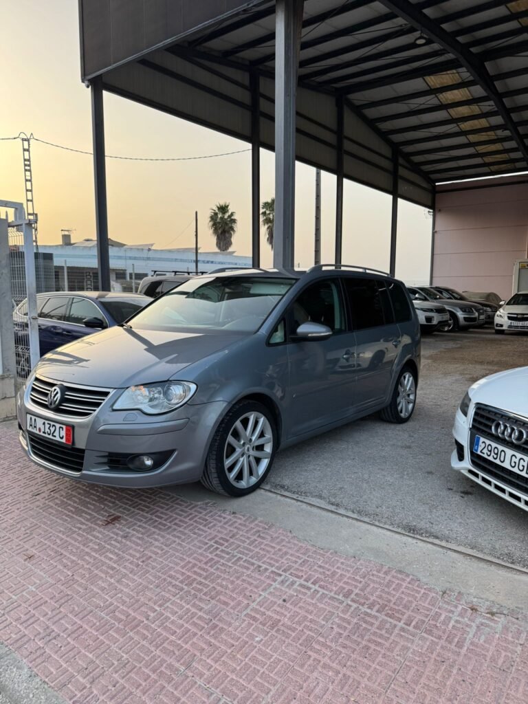 VOLKSWAGEN TOURAN R-line 2009