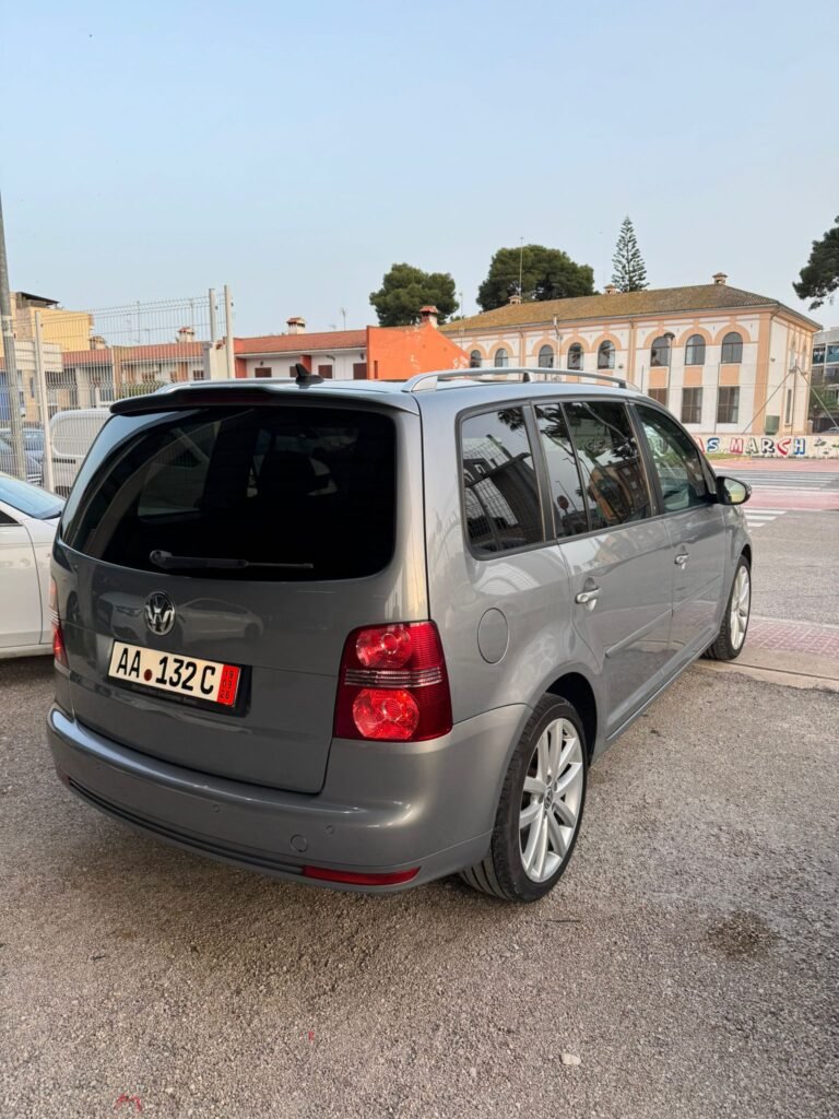 VOLKSWAGEN TOURAN R-line 2009