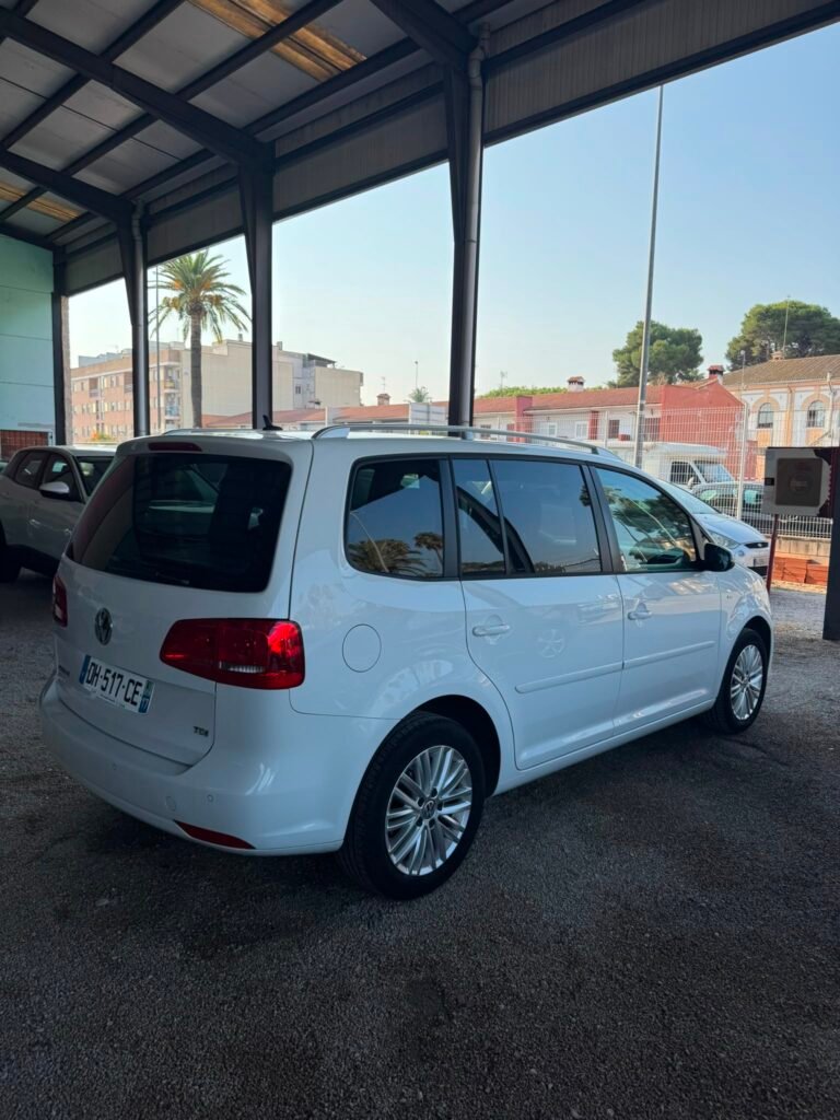VOLKSWAGEN TOURAN 2014
