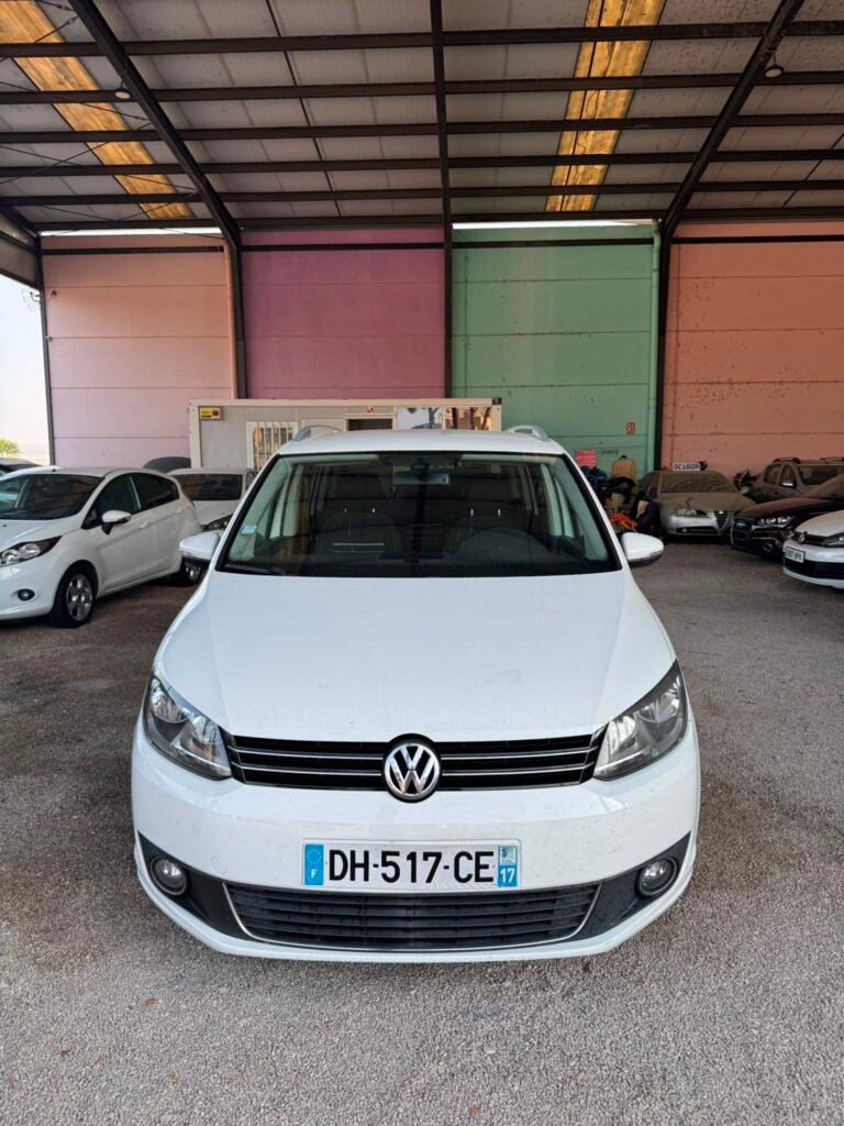 VOLKSWAGEN TOURAN 2014