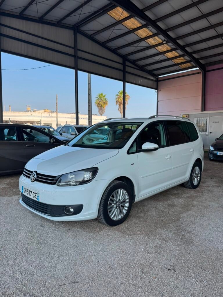 VOLKSWAGEN TOURAN 2014