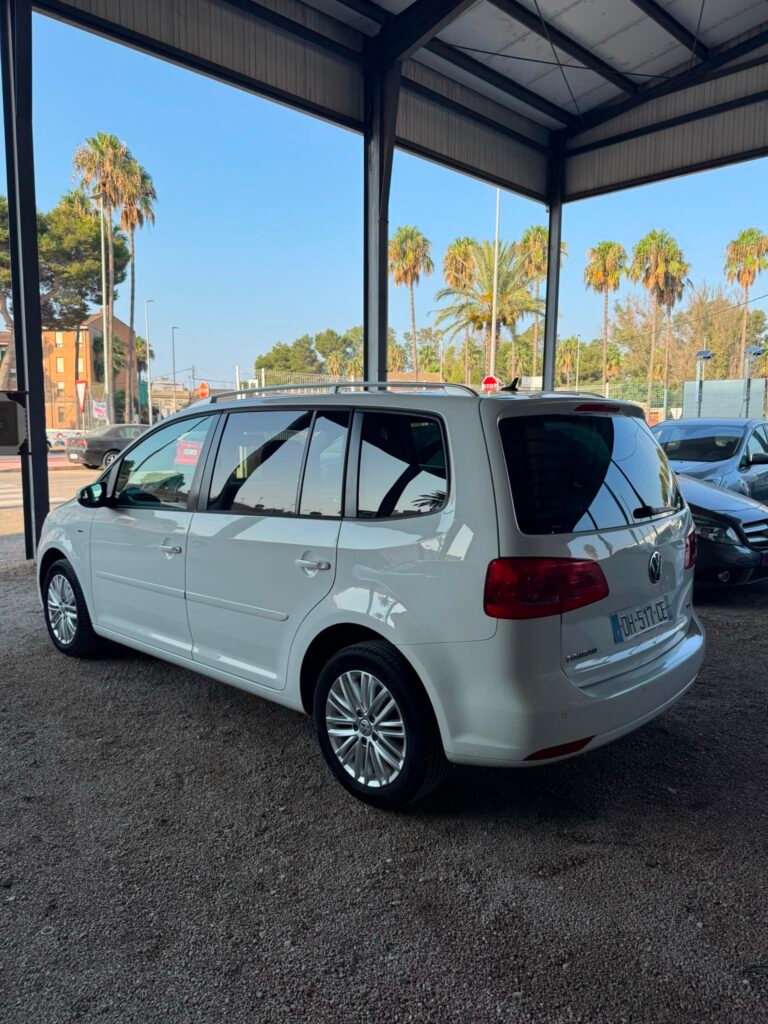 VOLKSWAGEN TOURAN 2014