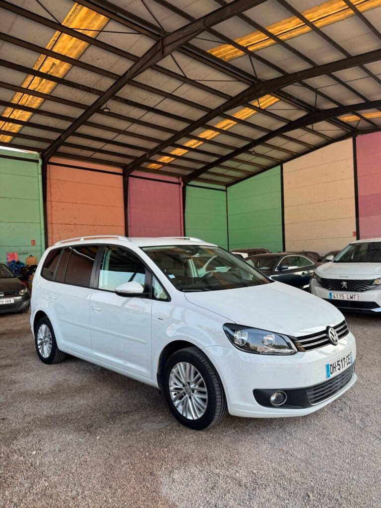 VOLKSWAGEN TOURAN 2014
